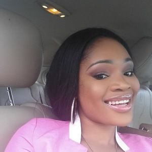 Meet your Posher, Fay